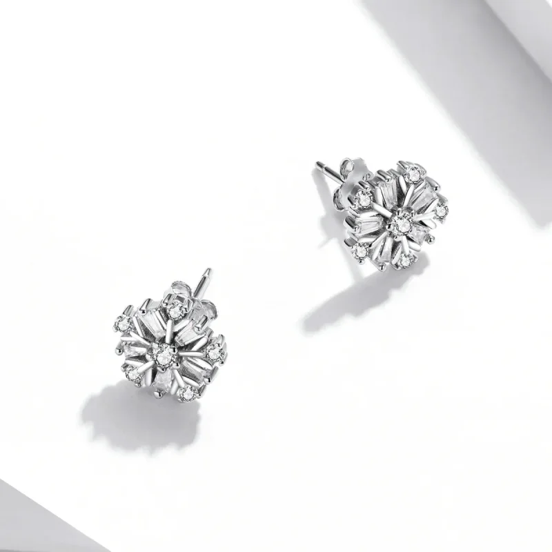 (image for) PANDORA Style Shining Snowflakes Stud Earrings - SCE1289 - View 4
