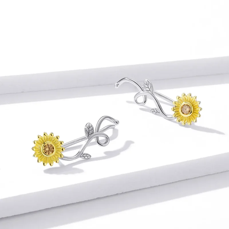 (image for) Pandora Style Silver Stud Earrings, Bicolor Fresh Daisy - BSE394 - View 3